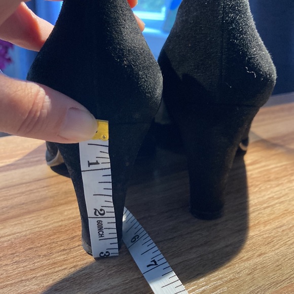 Black suede shoes size 7.5 - Picture 3 of 6